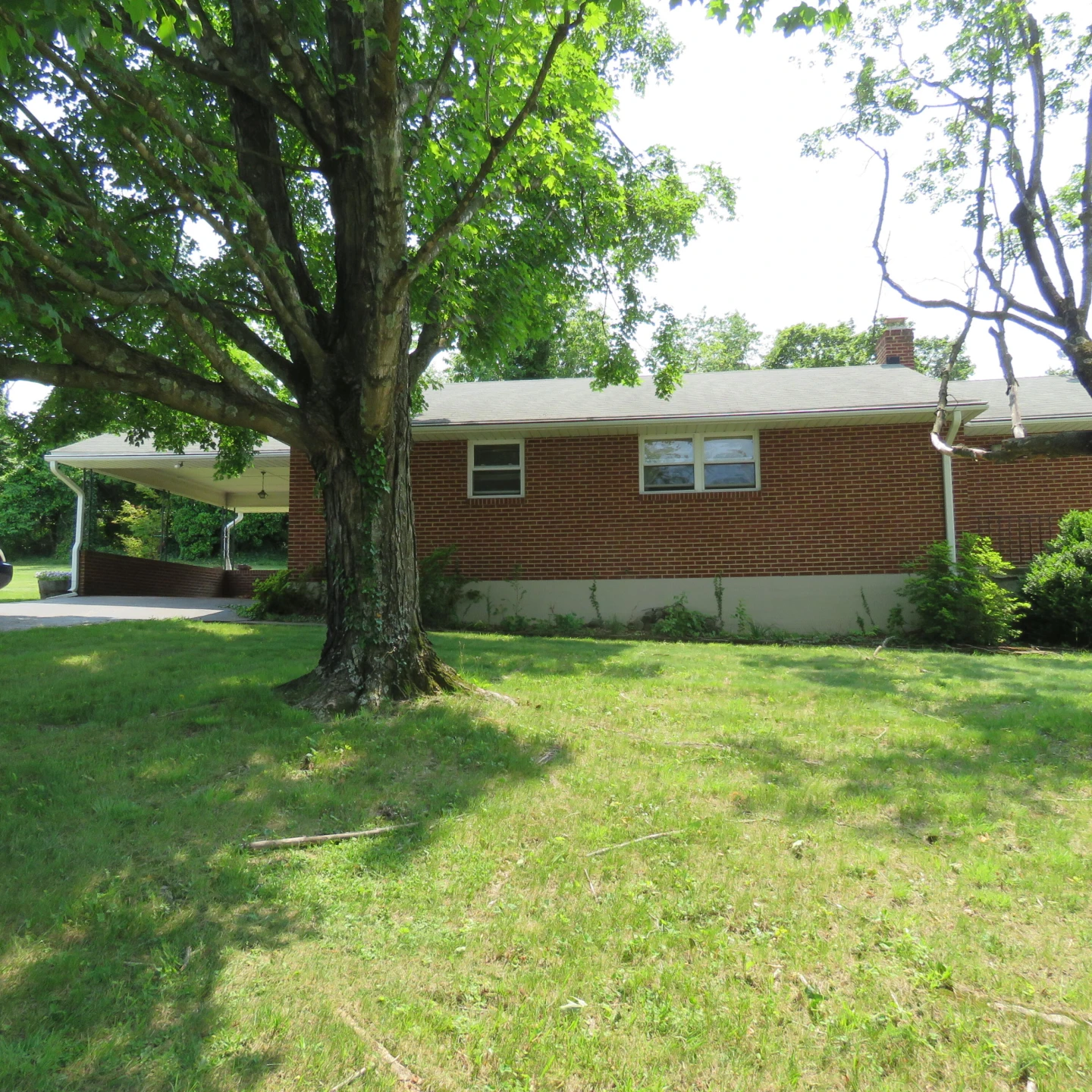 383 Main ST - Photo 2