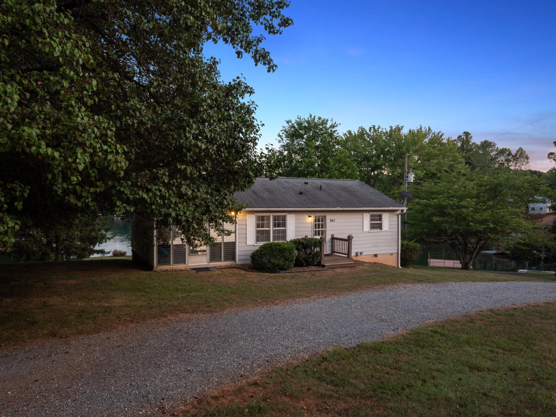 1182 Lauras LN - Photo 14