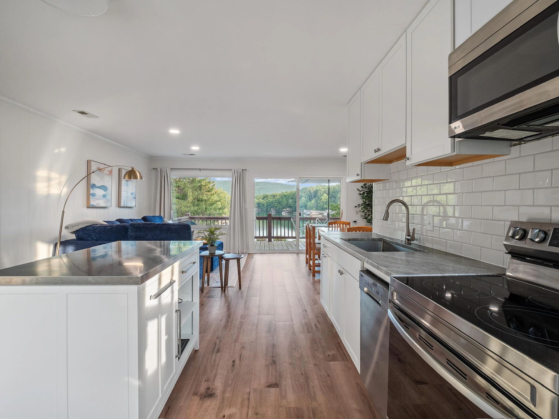 1182 Lauras LN - Photo 16