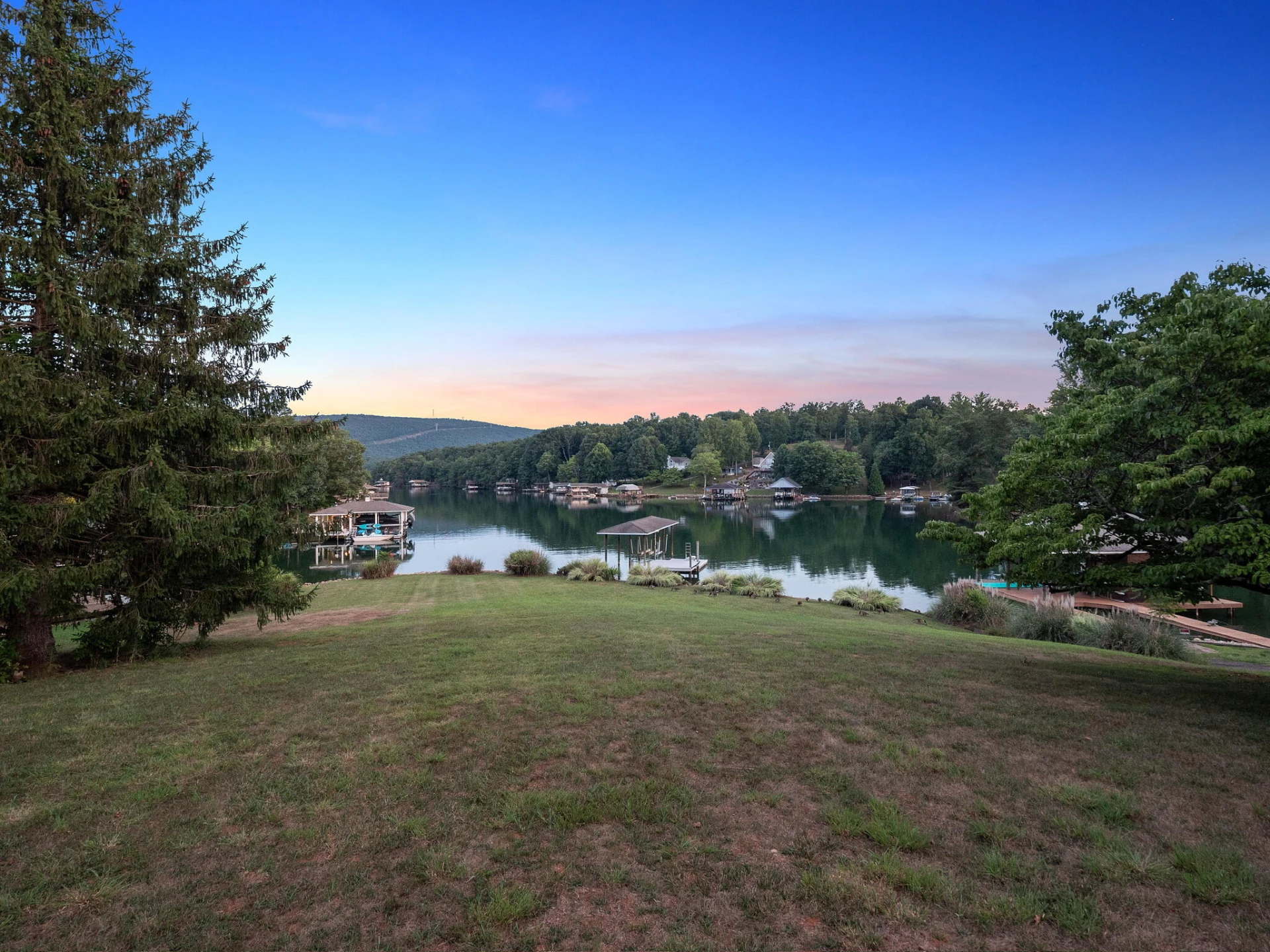 1182 Lauras LN - Photo 9