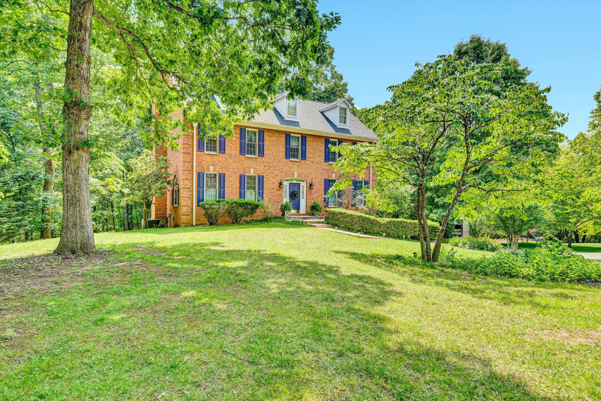 320 Grandview DR