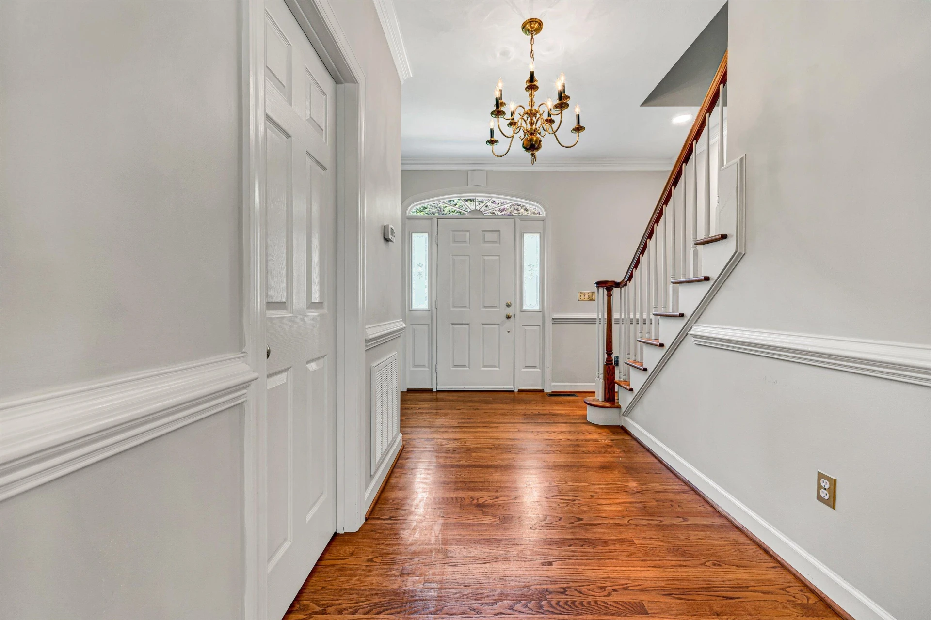 320 Grandview DR - Photo 3