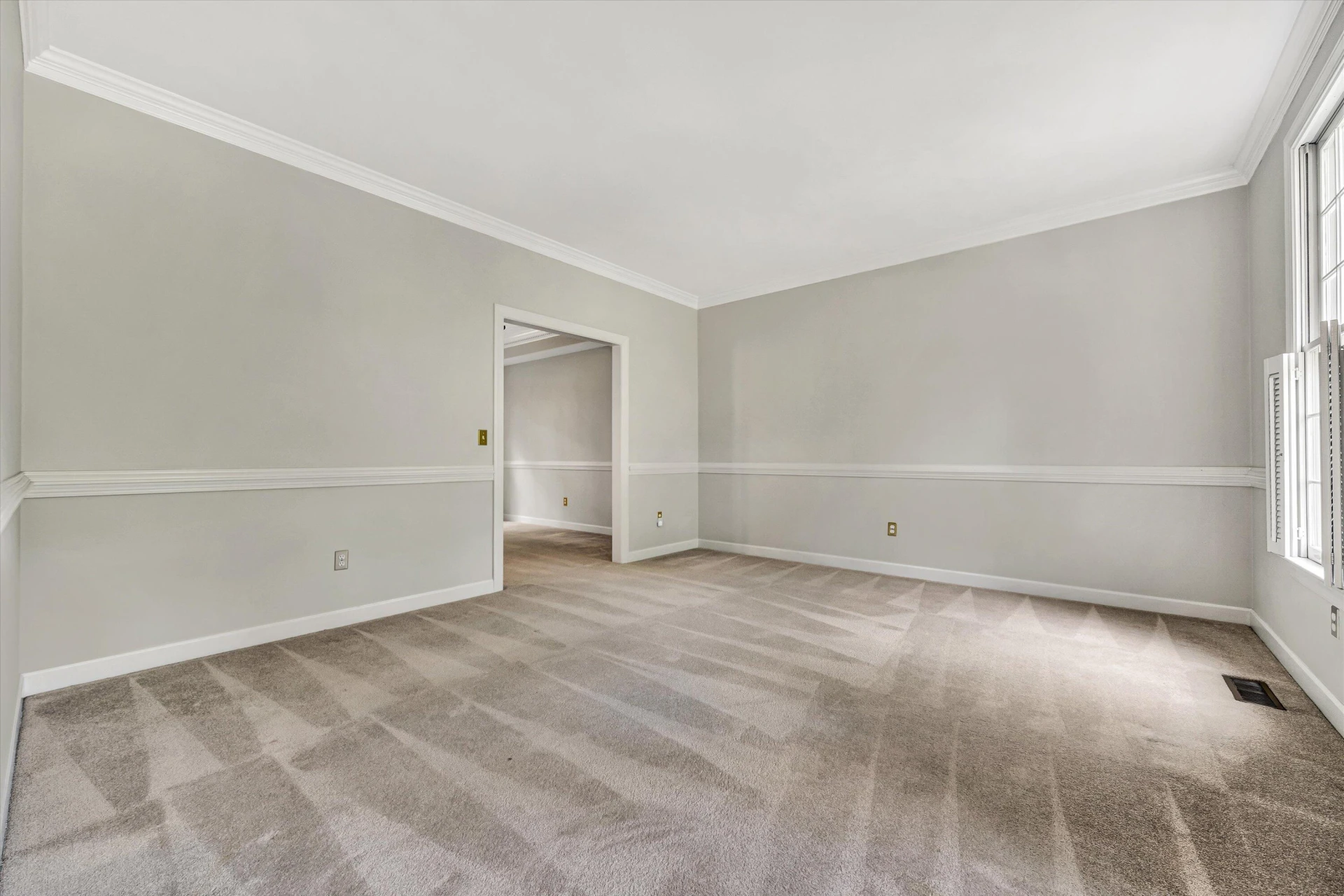 320 Grandview DR - Photo 5