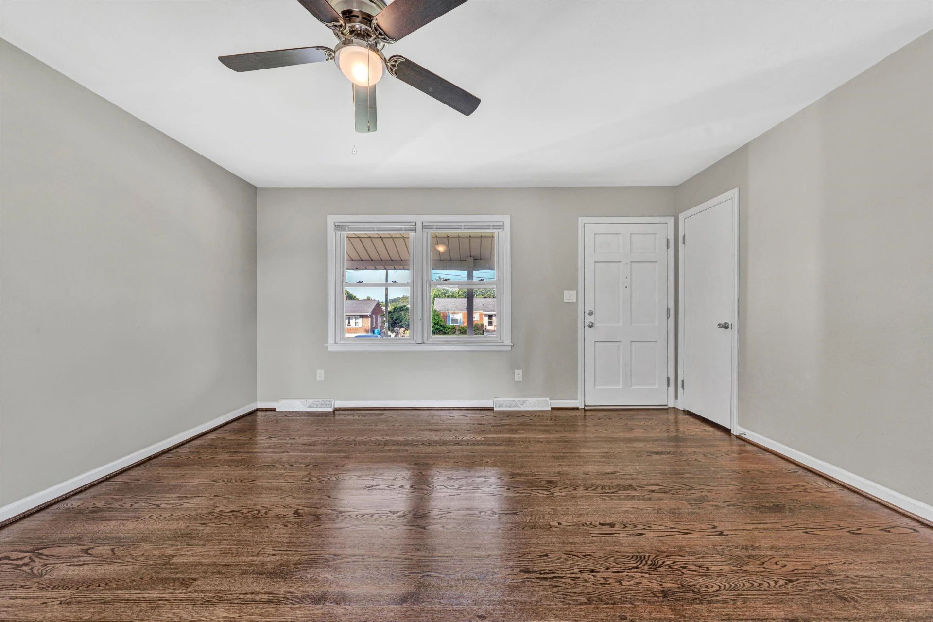 5225 Florist RD - Photo 4