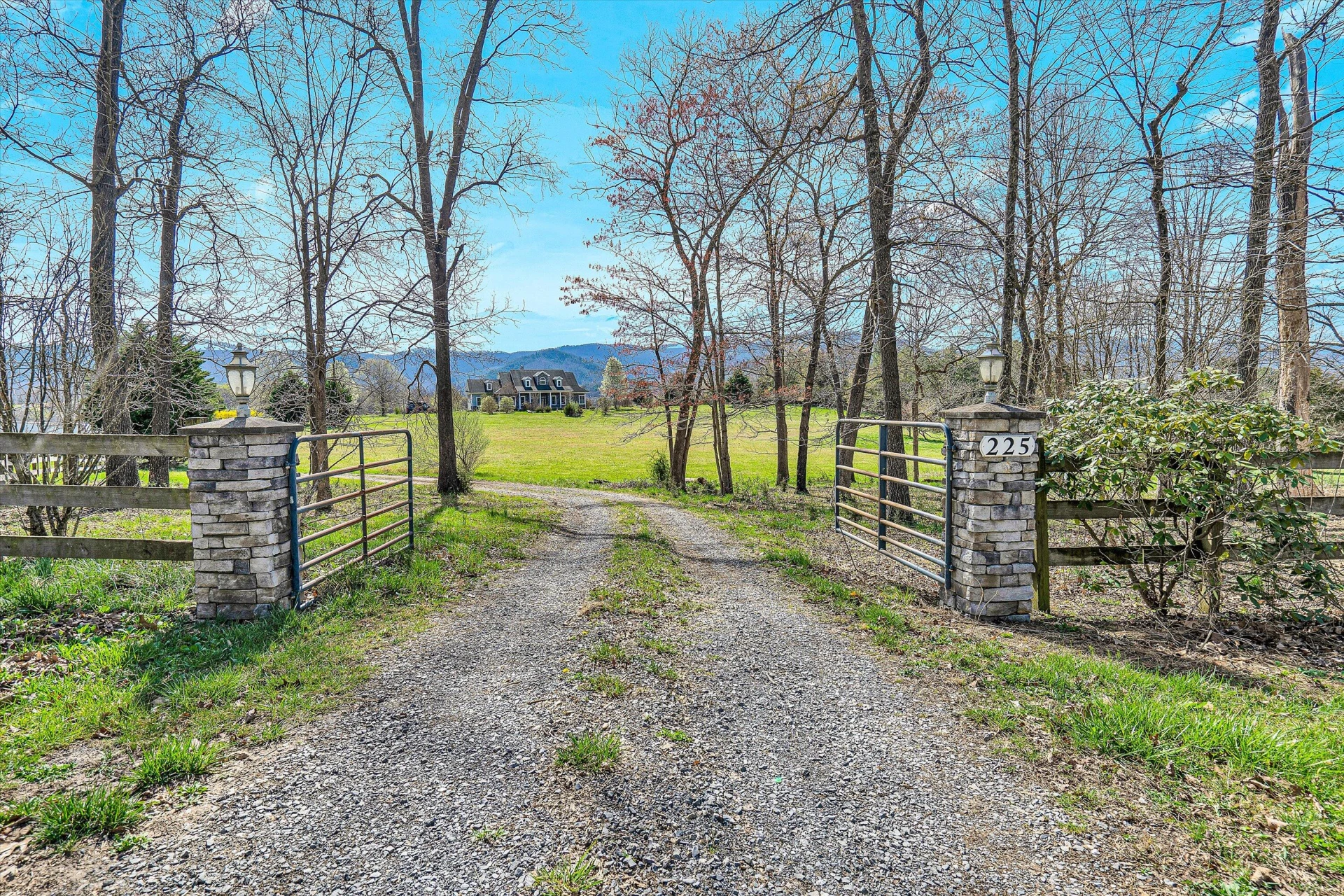 225 Dalewood DR - Photo 2
