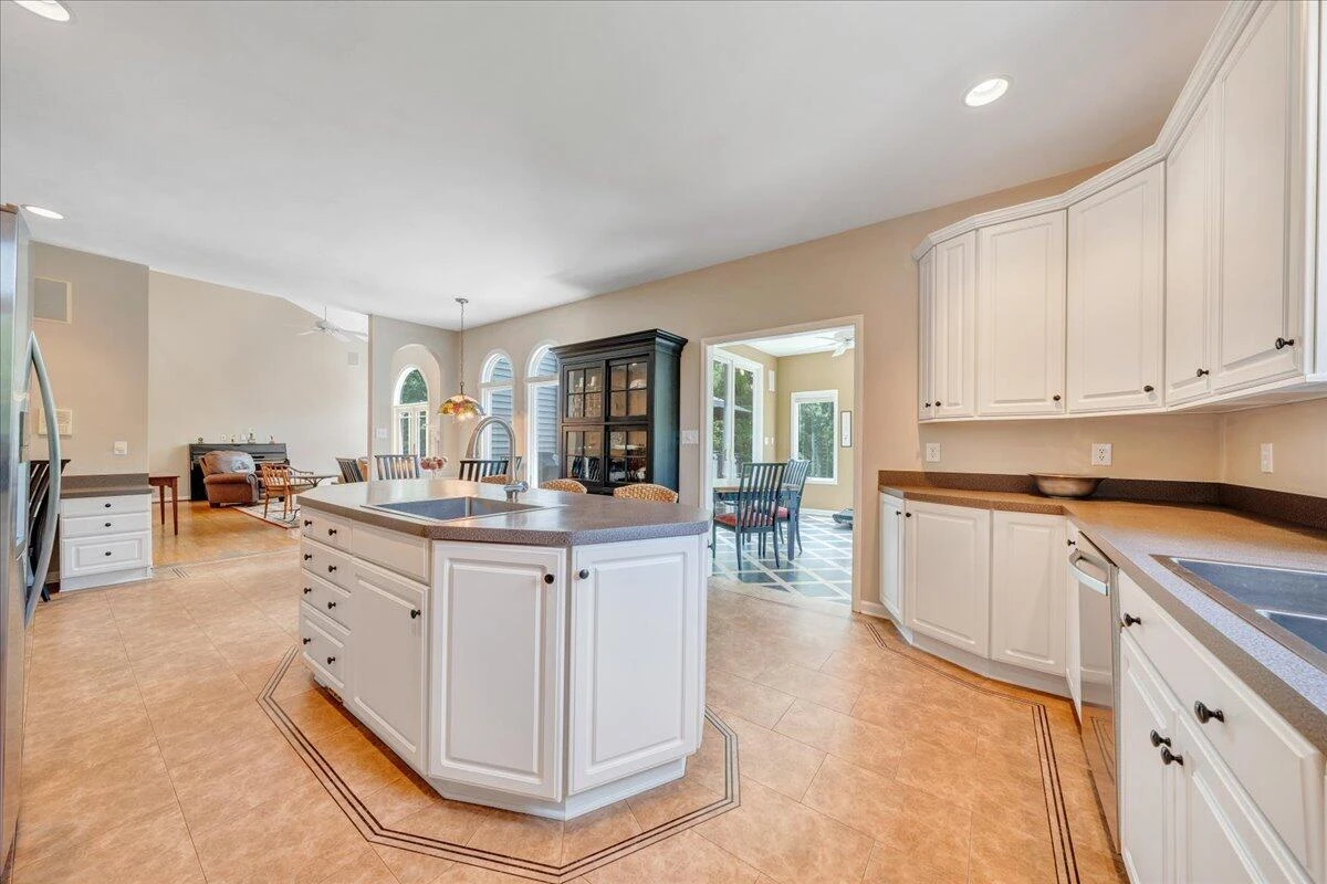 1425 Cravens Creek LN - Photo 17