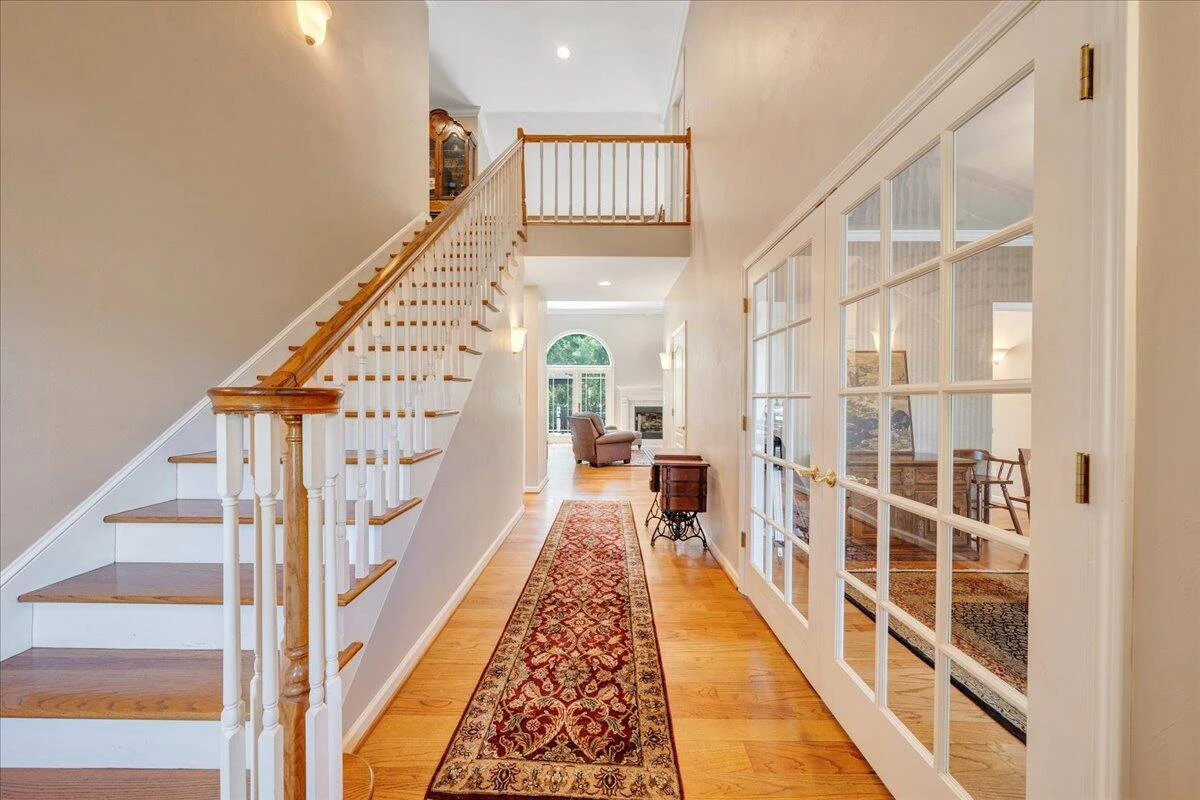 1425 Cravens Creek LN - Photo 4
