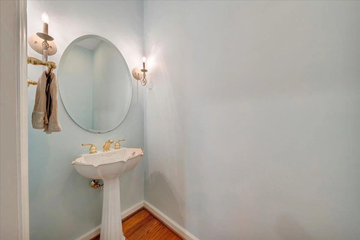 1425 Cravens Creek LN - Photo 6