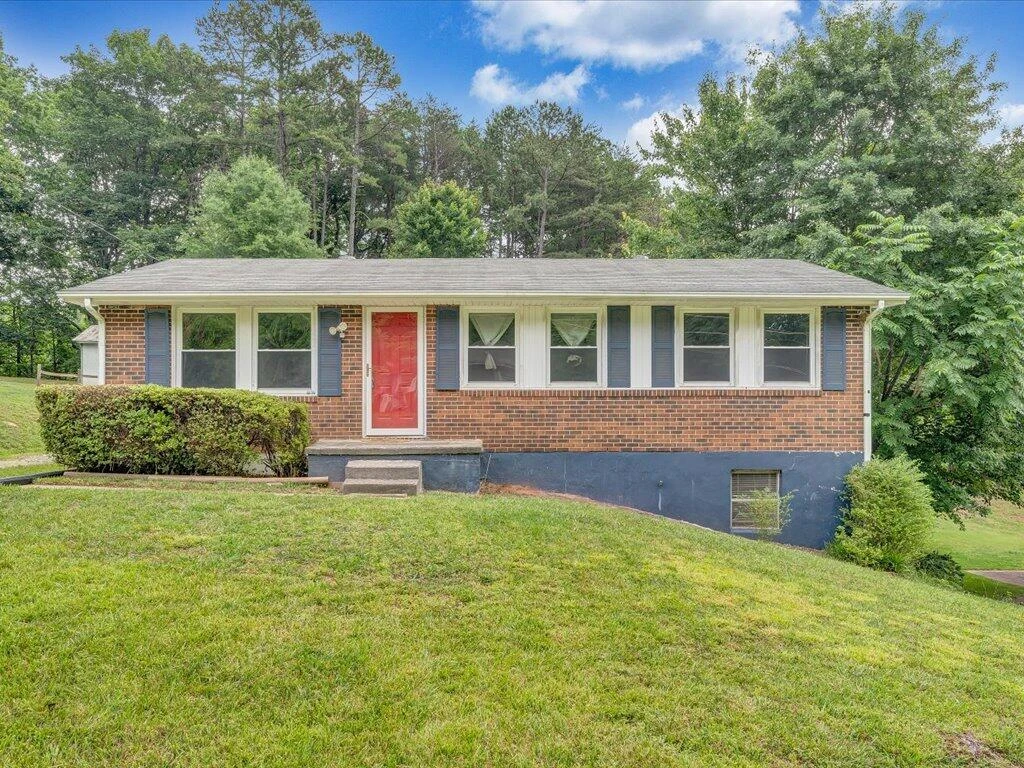 82 Forest Hill DR