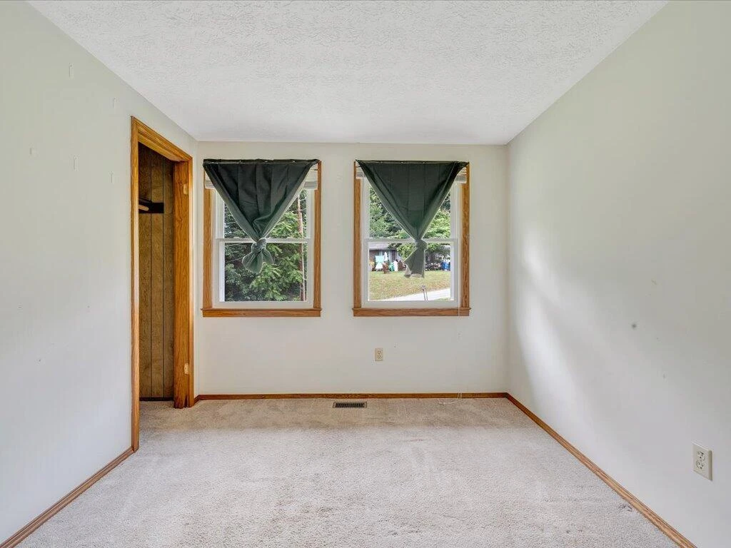 82 Forest Hill DR - Photo 13