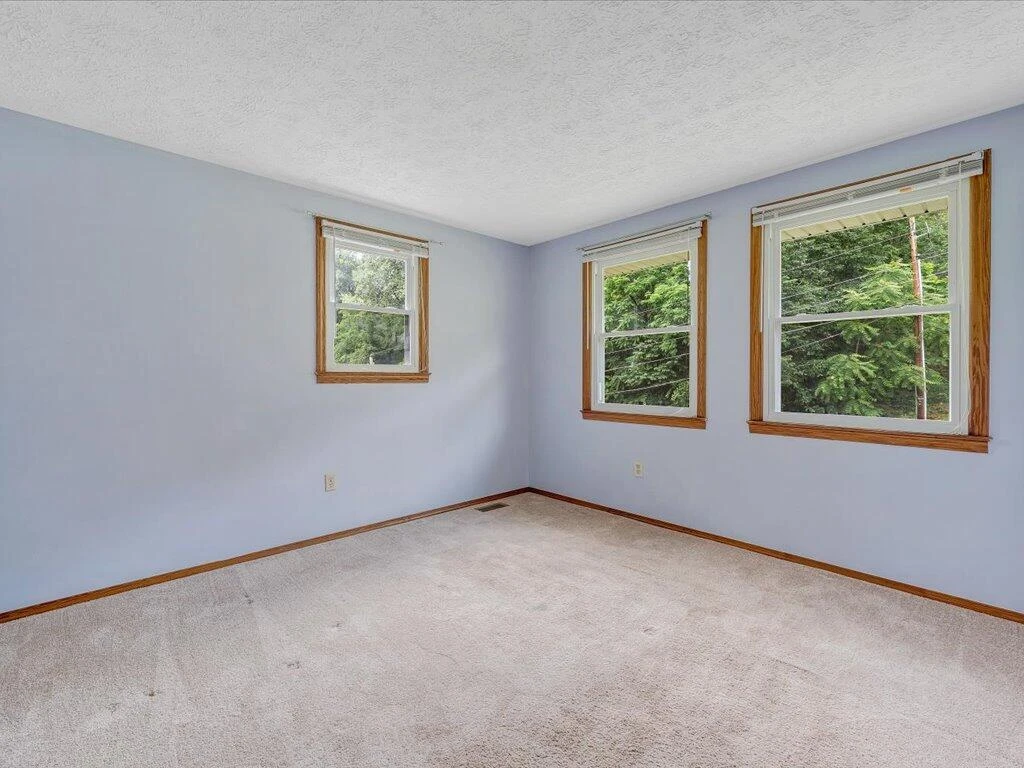 82 Forest Hill DR - Photo 14