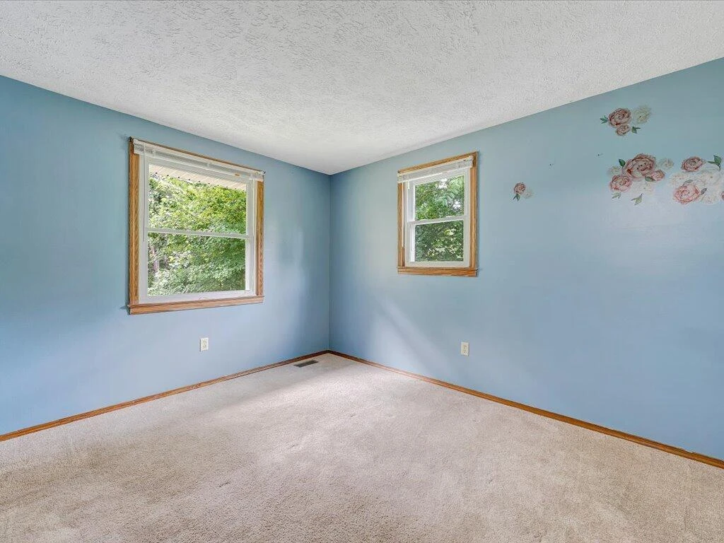 82 Forest Hill DR - Photo 16