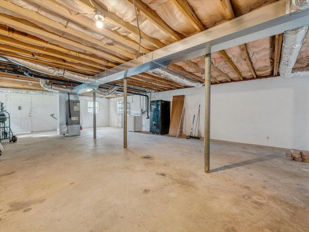 82 Forest Hill DR - Photo 21