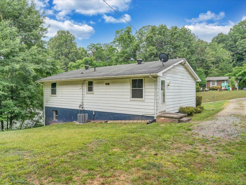 82 Forest Hill DR - Photo 24