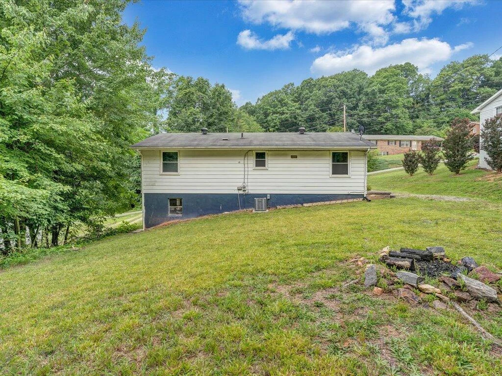 82 Forest Hill DR - Photo 25