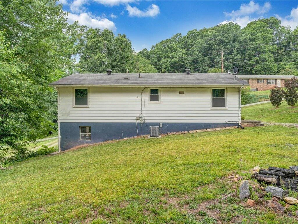 82 Forest Hill DR - Photo 26