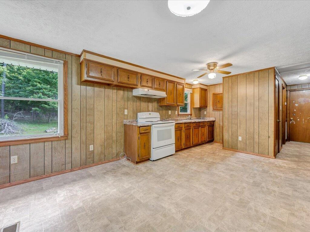82 Forest Hill DR - Photo 9