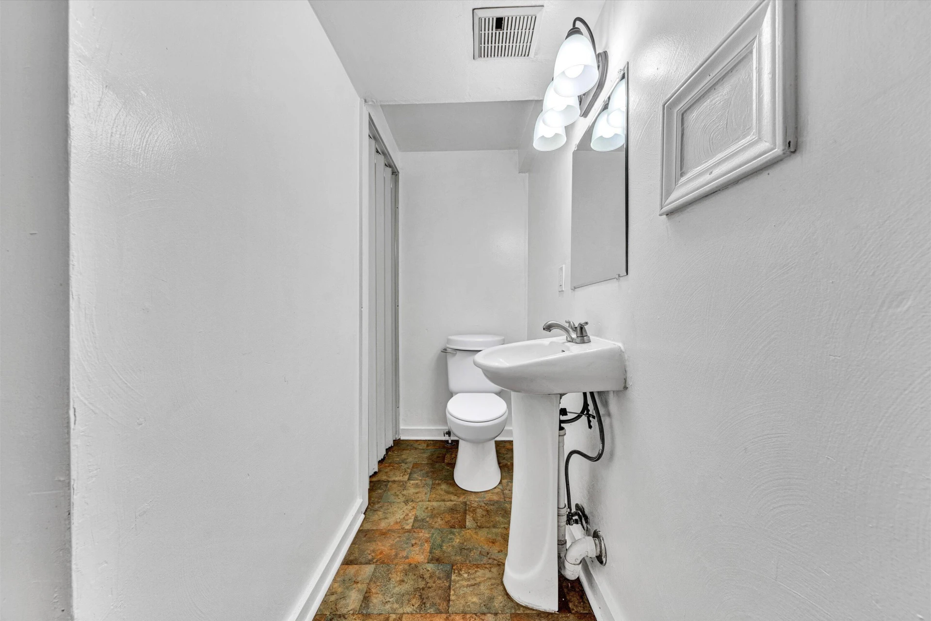 1002 Stewart AVE - Photo 10