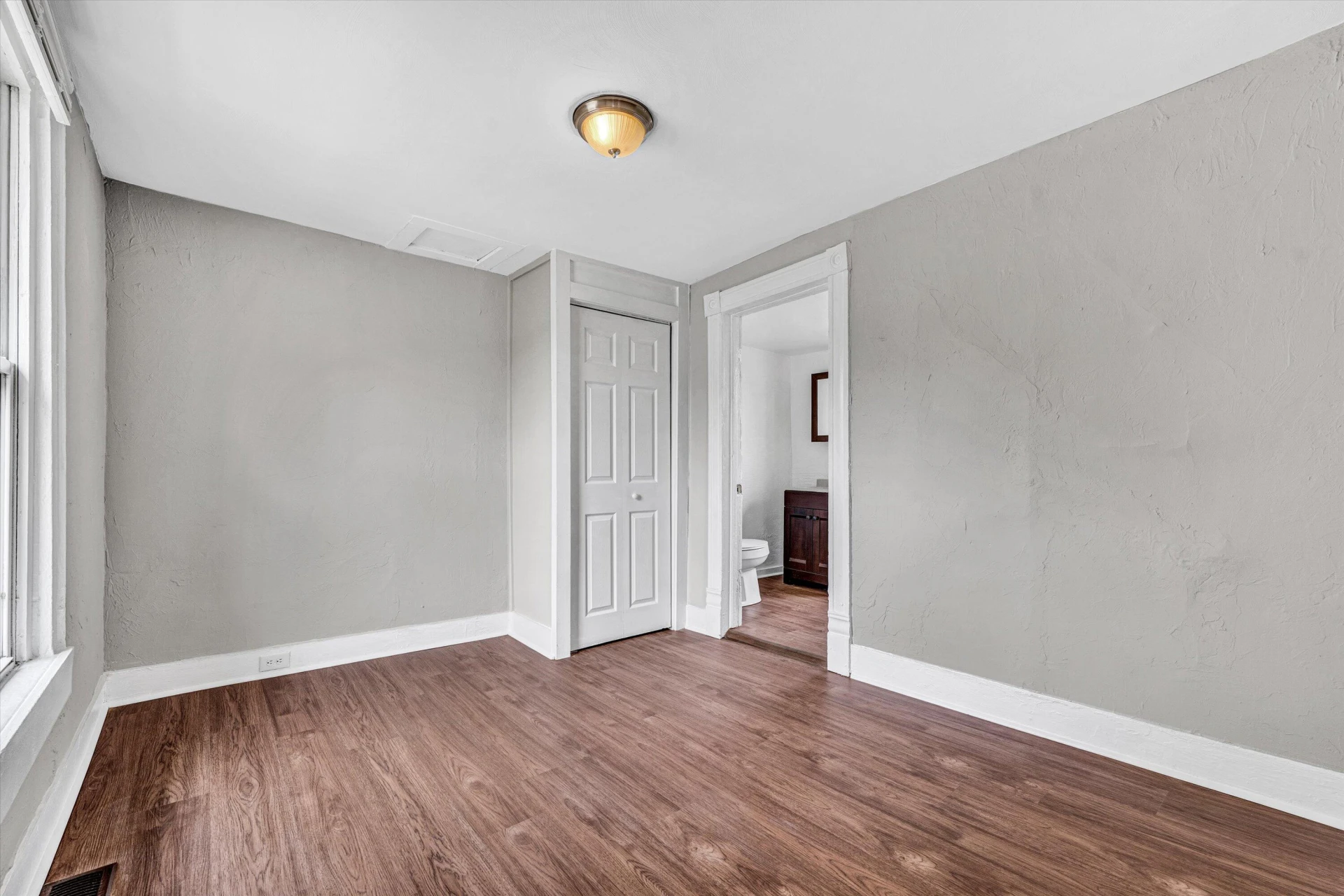 1002 Stewart AVE - Photo 12