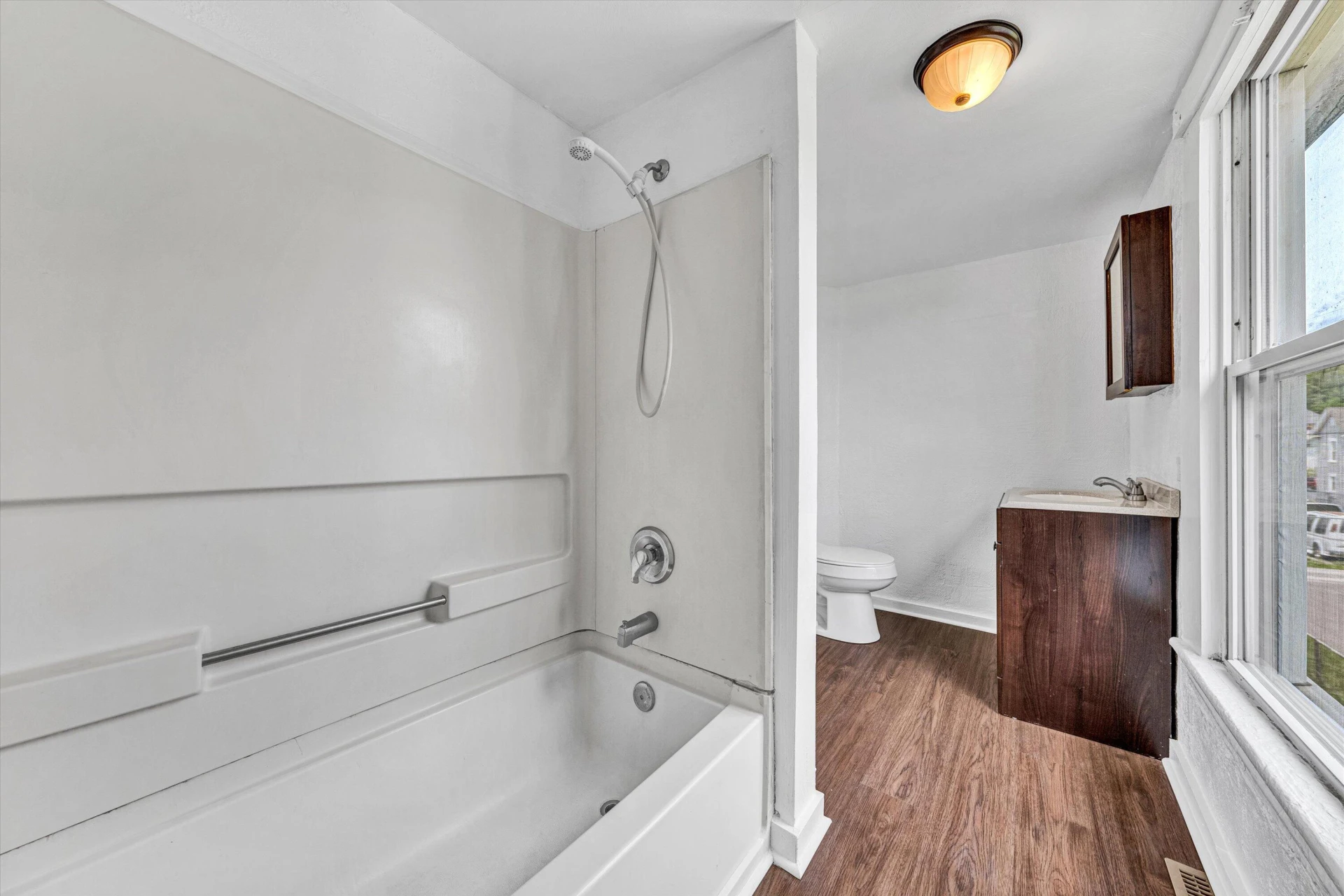 1002 Stewart AVE - Photo 15