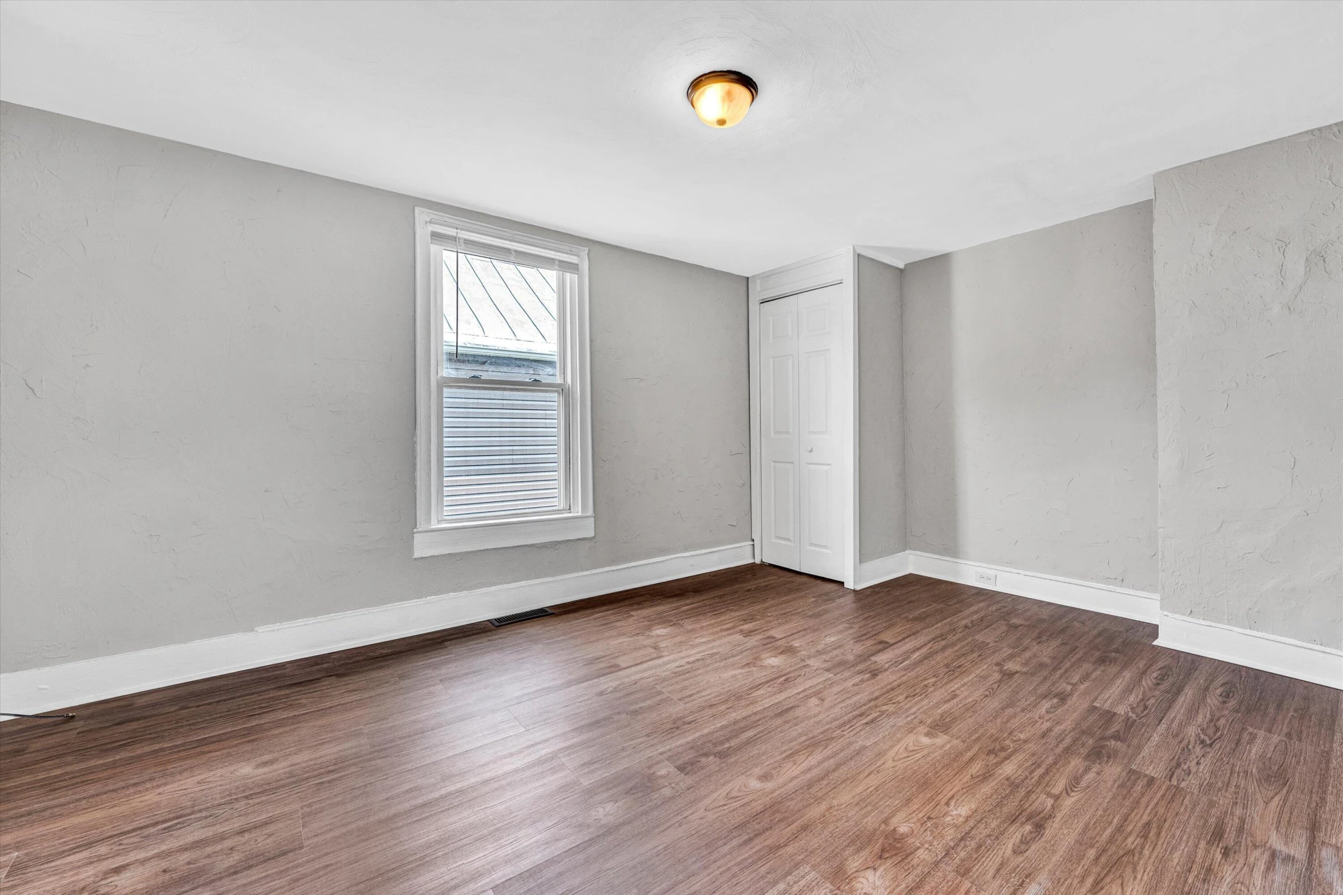 1002 Stewart AVE - Photo 16