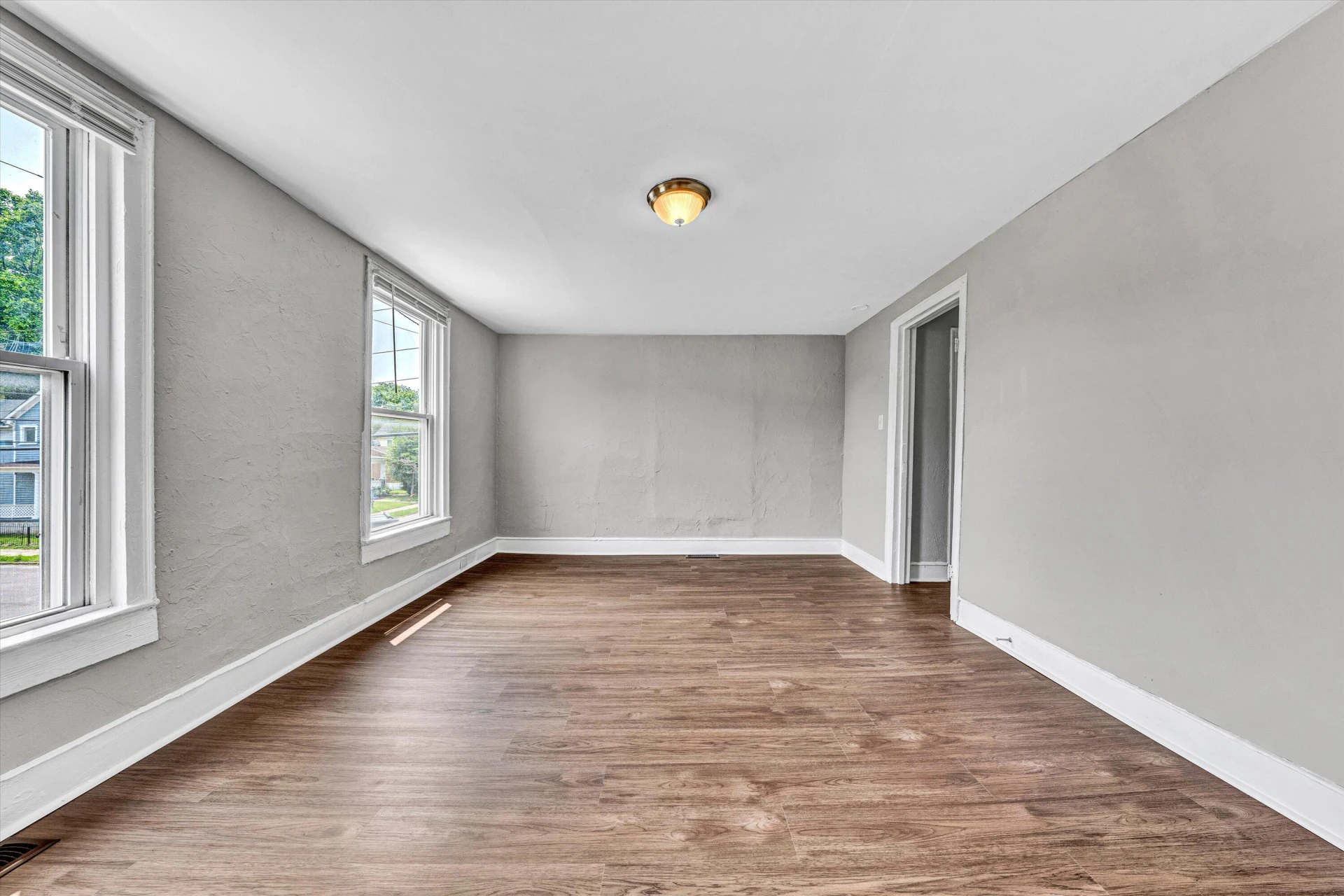 1002 Stewart AVE - Photo 18