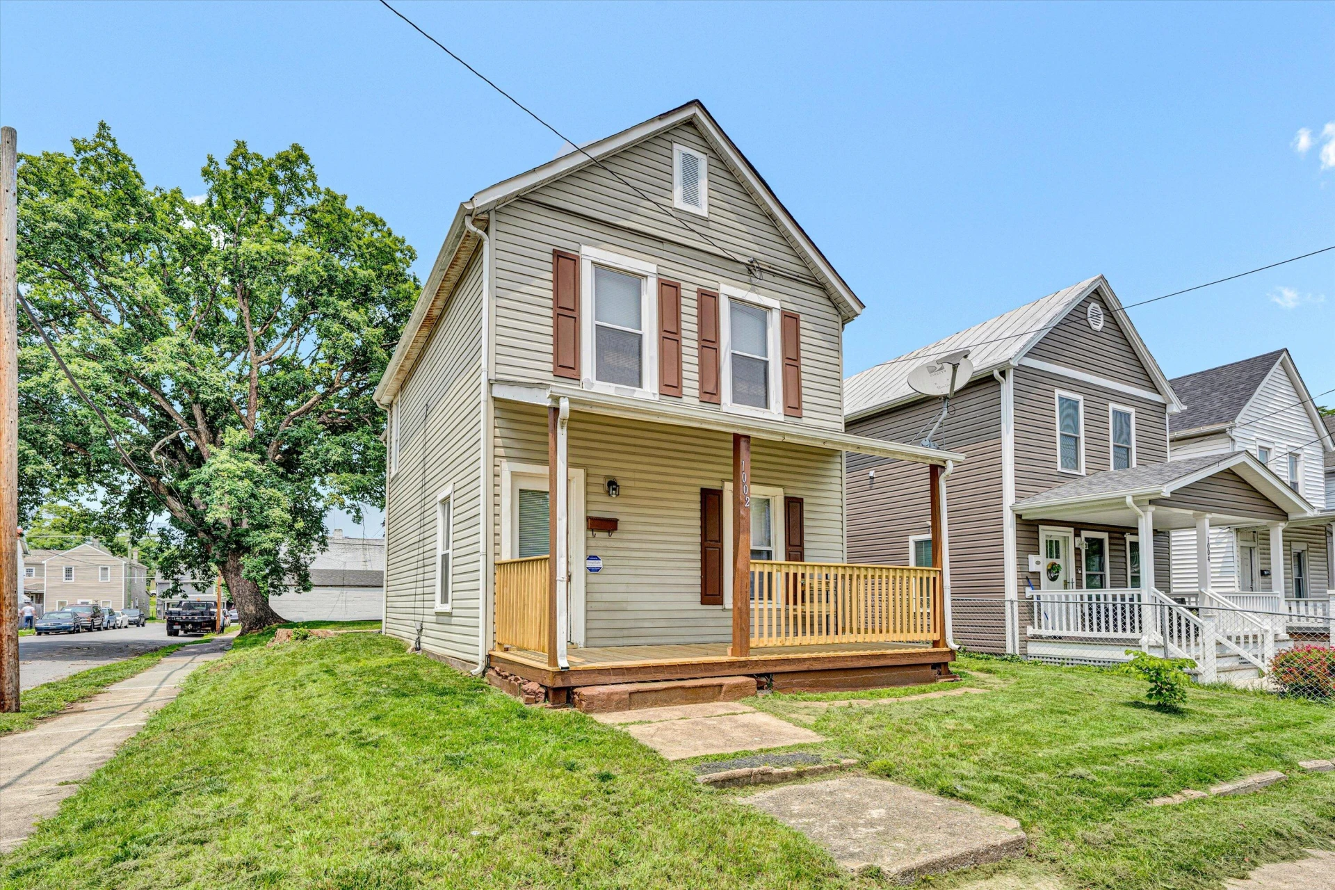 1002 Stewart AVE - Photo 2