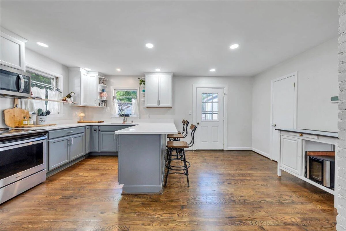 4708 Pawling ST - Photo 11