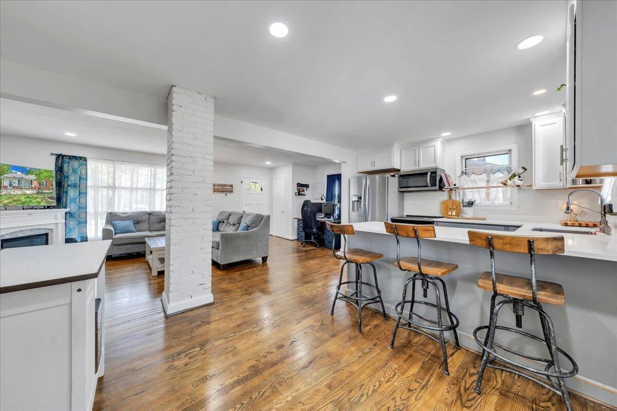 4708 Pawling ST - Photo 10