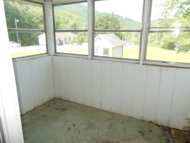 1554 Blanton AVE - Photo 11