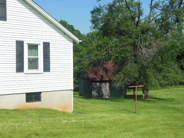 1554 Blanton AVE - Photo 3