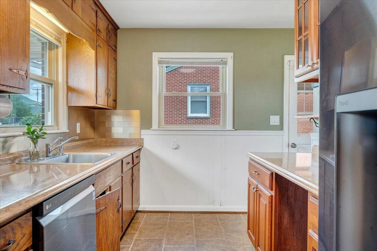 214 Preston AVE - Photo 11