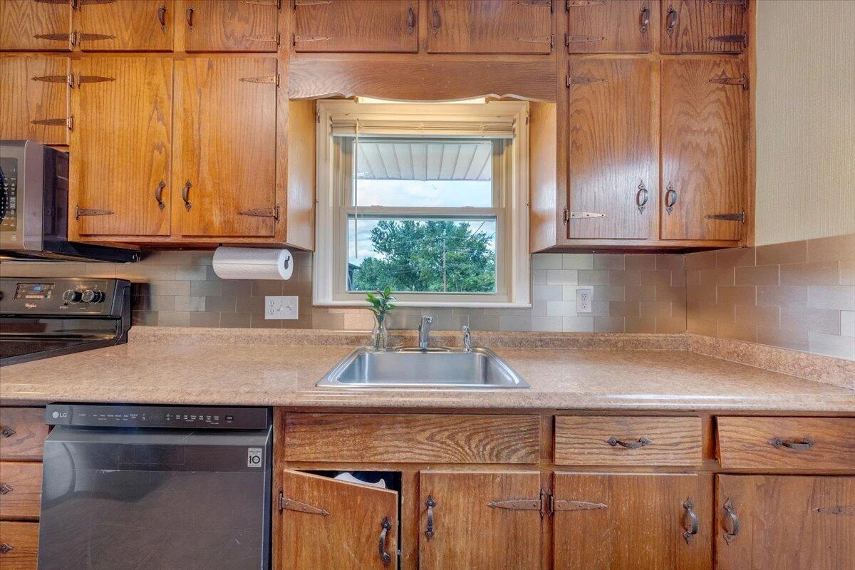 214 Preston AVE - Photo 14
