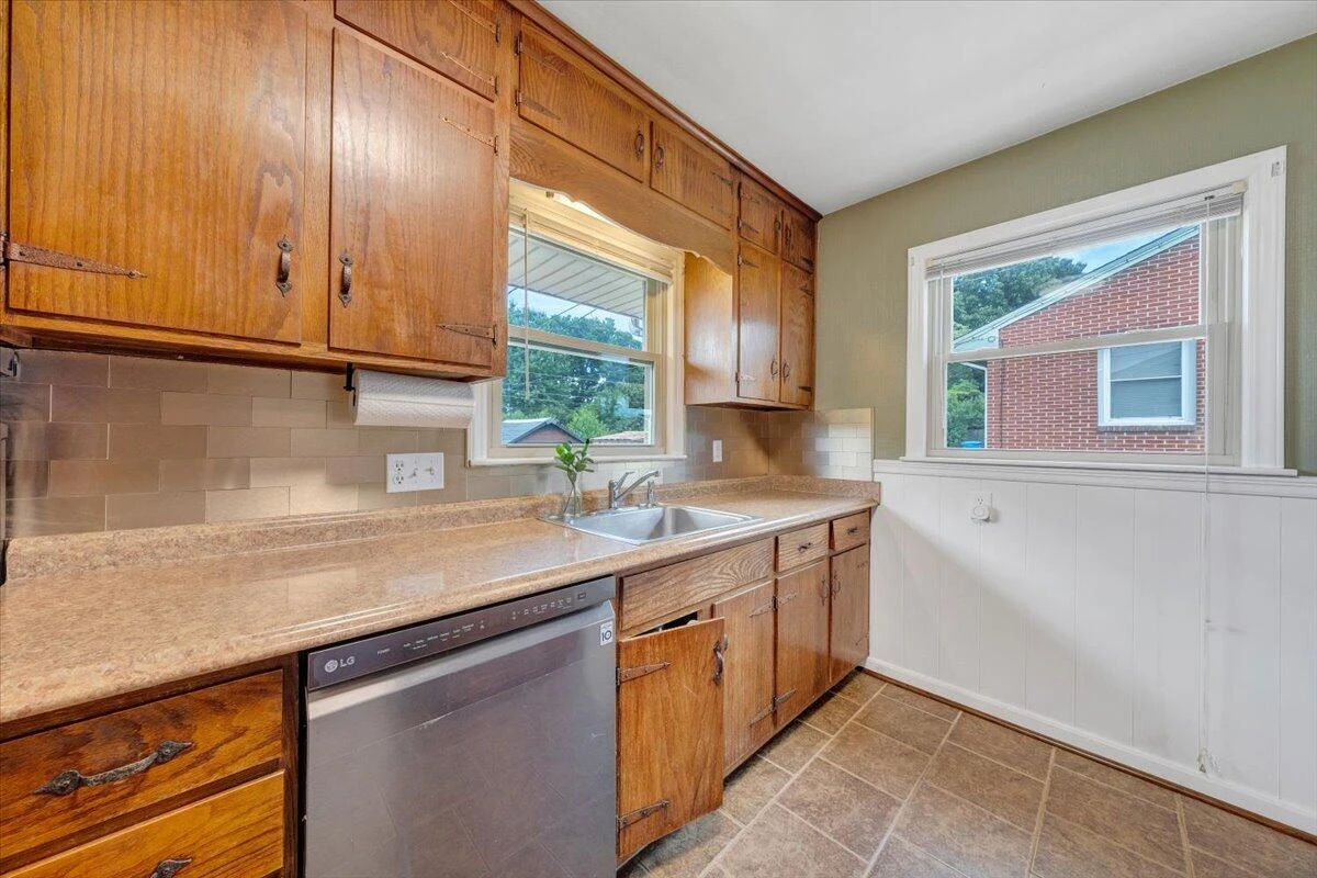 214 Preston AVE - Photo 15