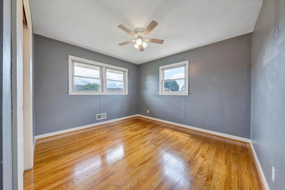 214 Preston AVE - Photo 18