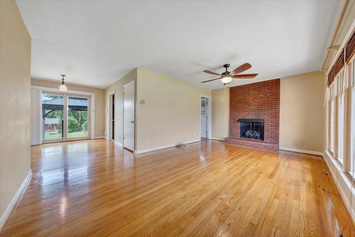 214 Preston AVE - Photo 3