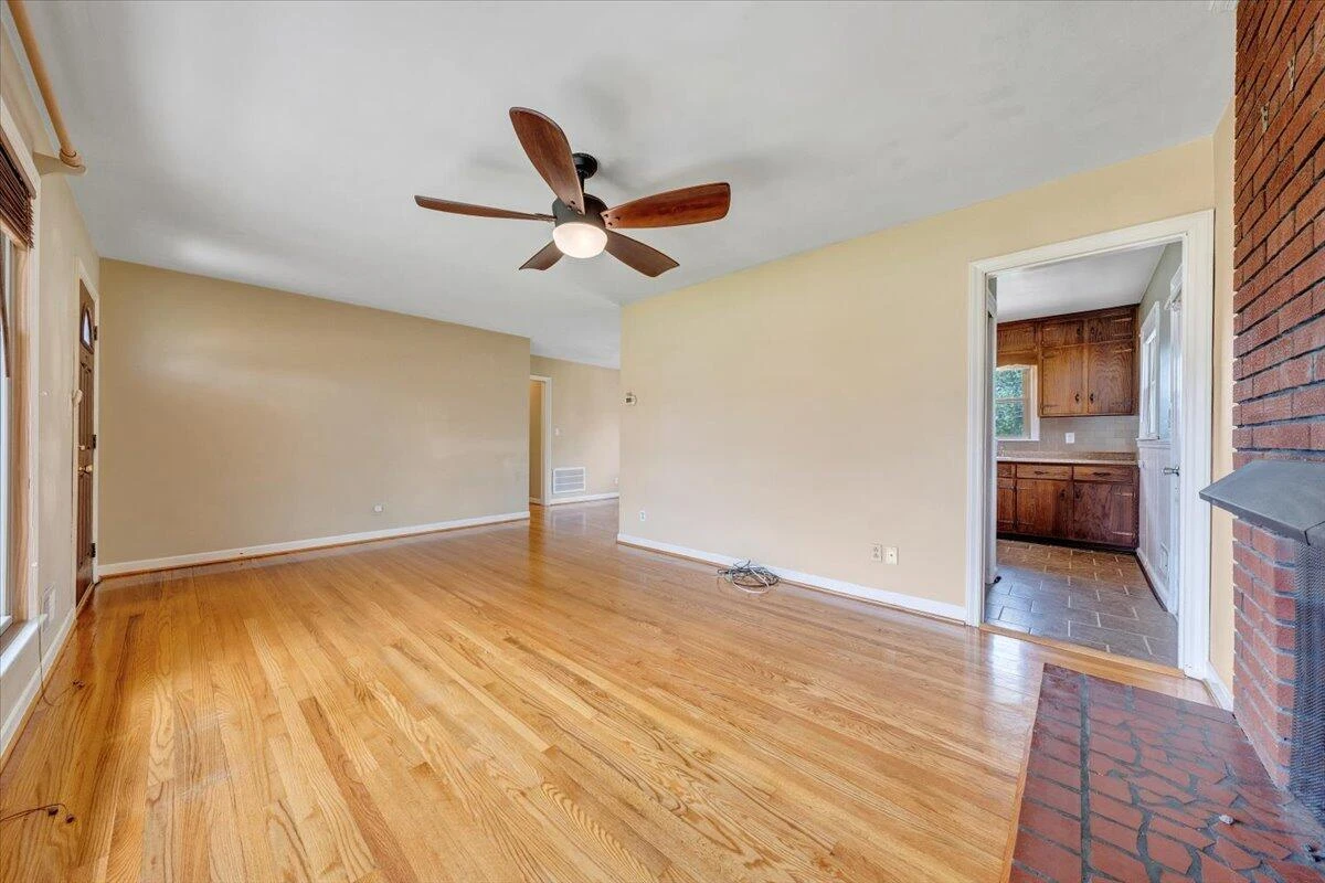 214 Preston AVE - Photo 4