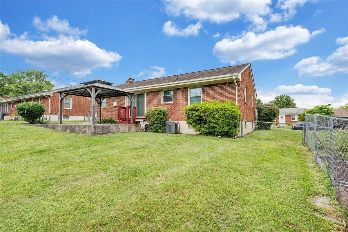 214 Preston AVE - Photo 45