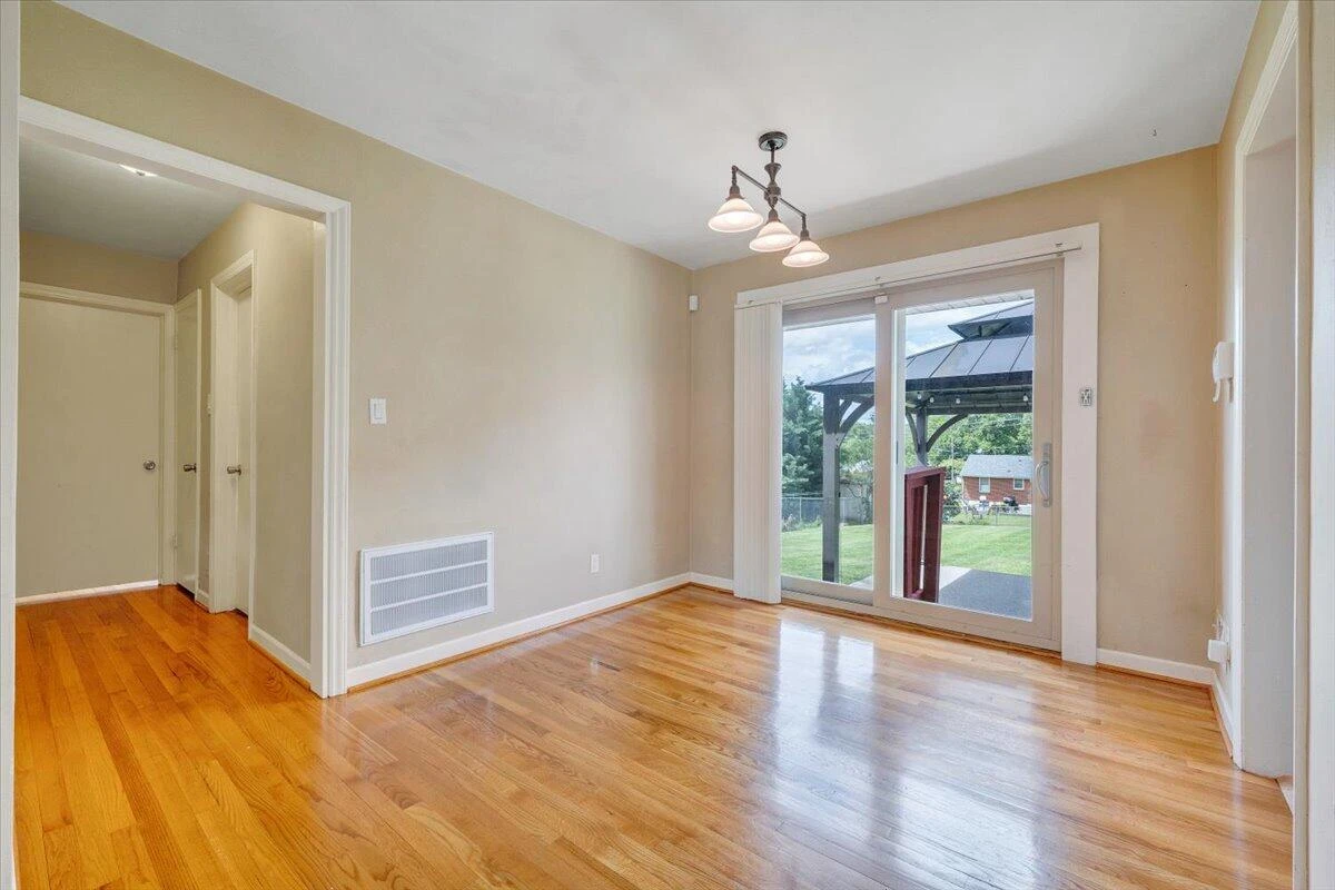 214 Preston AVE - Photo 8