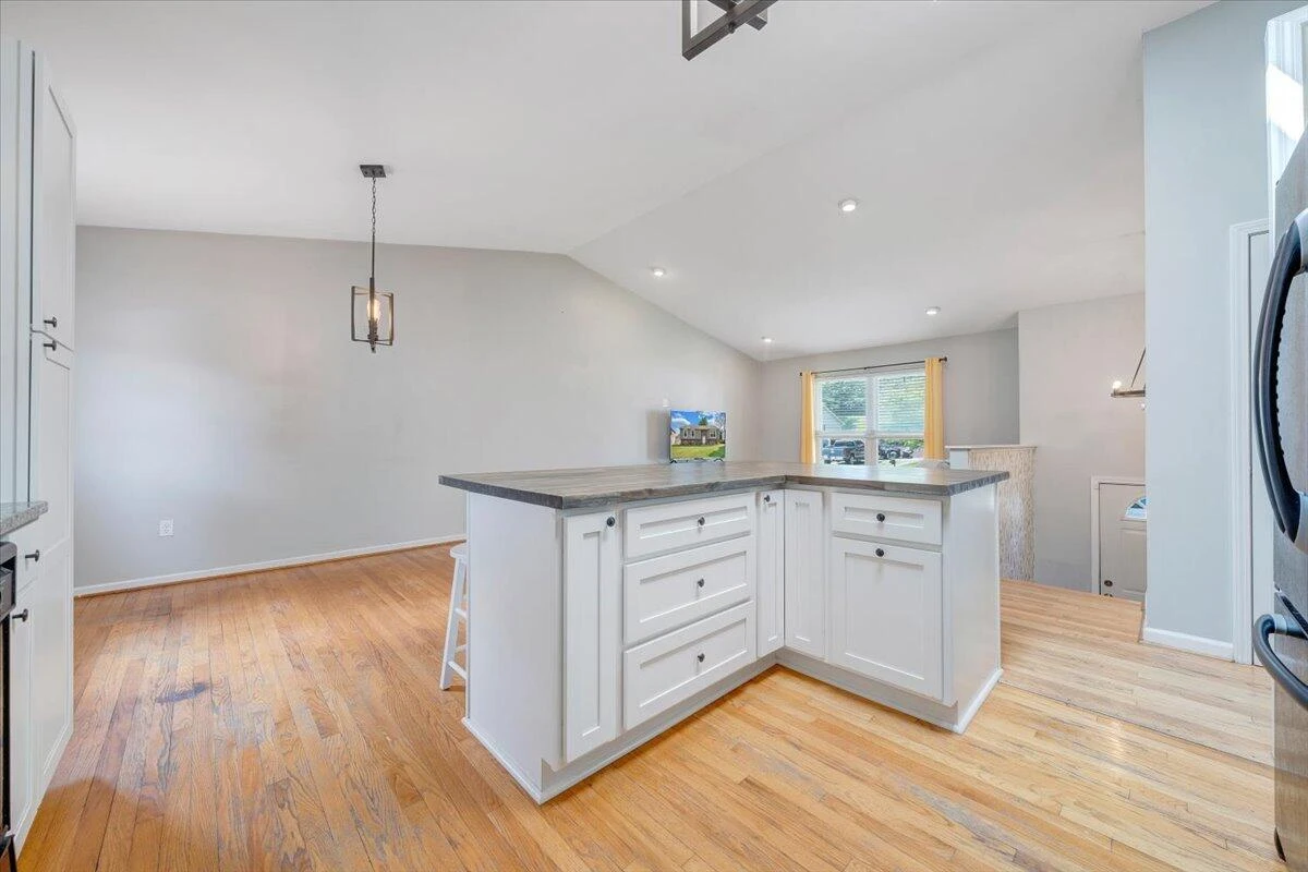 7020 Autumn Wood LN - Photo 19
