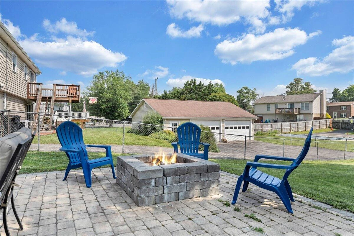 7020 Autumn Wood LN - Photo 44