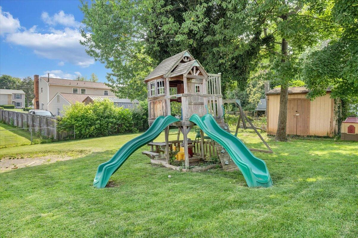 7020 Autumn Wood LN - Photo 47