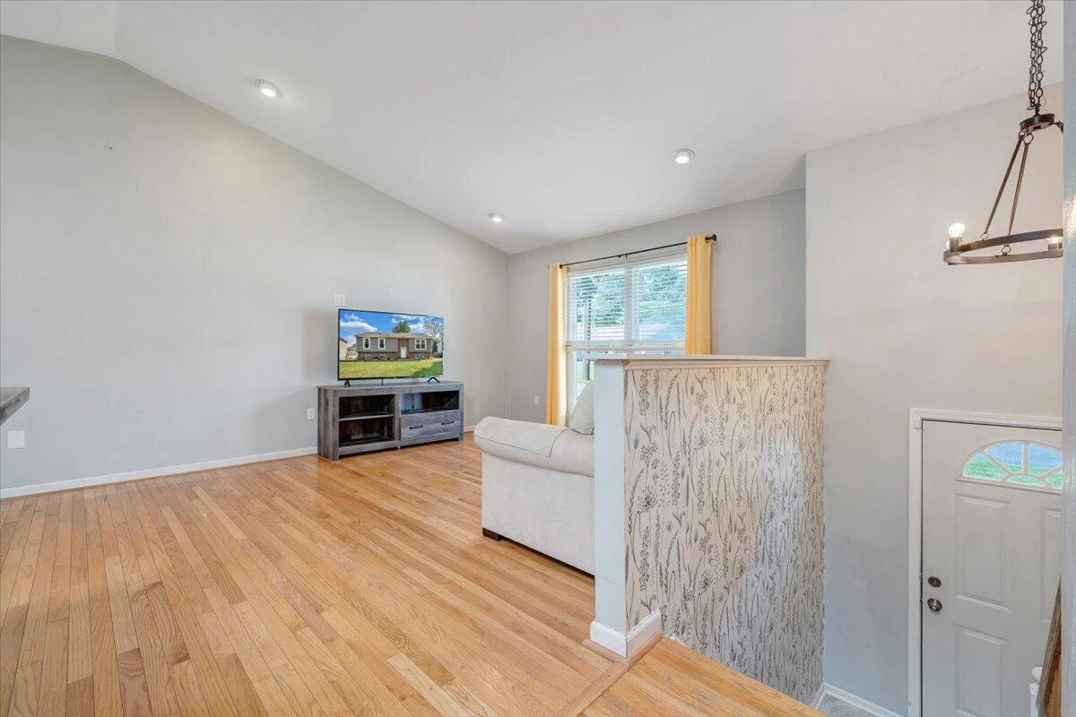 7020 Autumn Wood LN - Photo 9