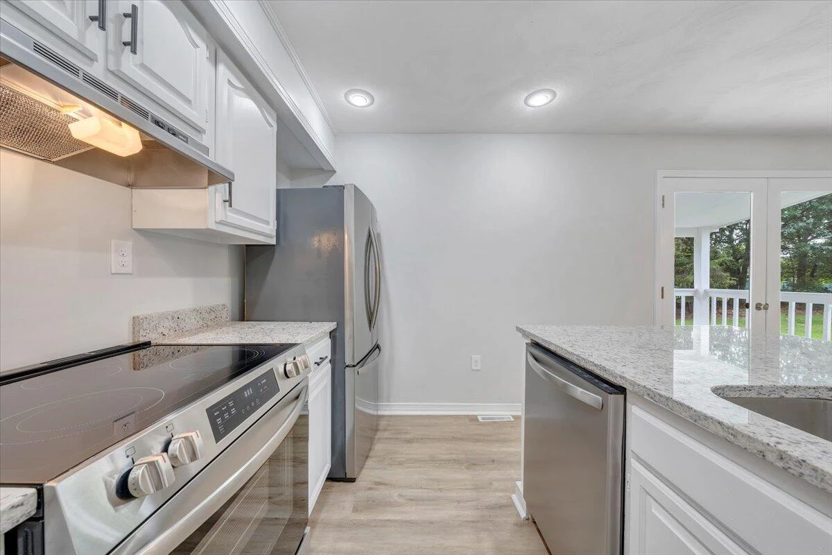 117 Lake Park DR - Photo 18
