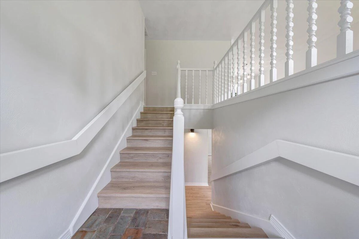 117 Lake Park DR - Photo 2