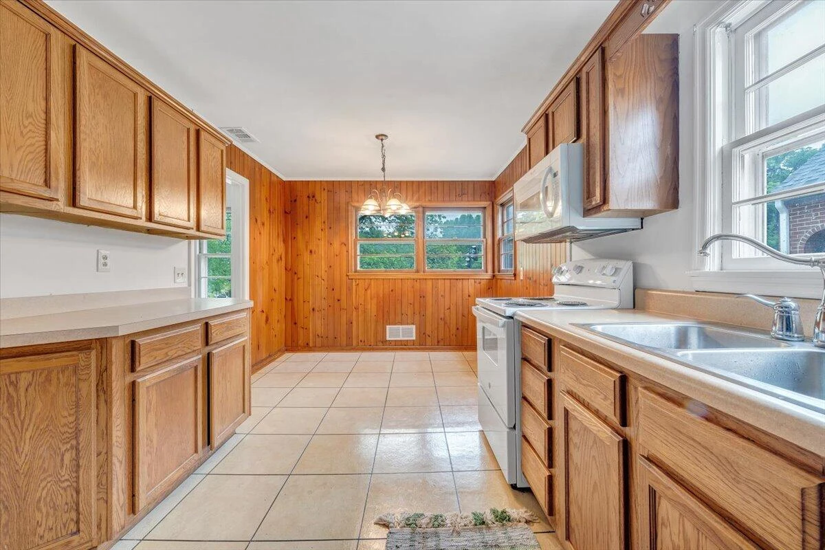 1113 Brandon AVE - Photo 10