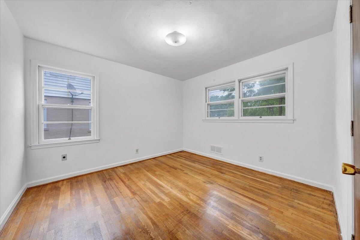 1113 Brandon AVE - Photo 12