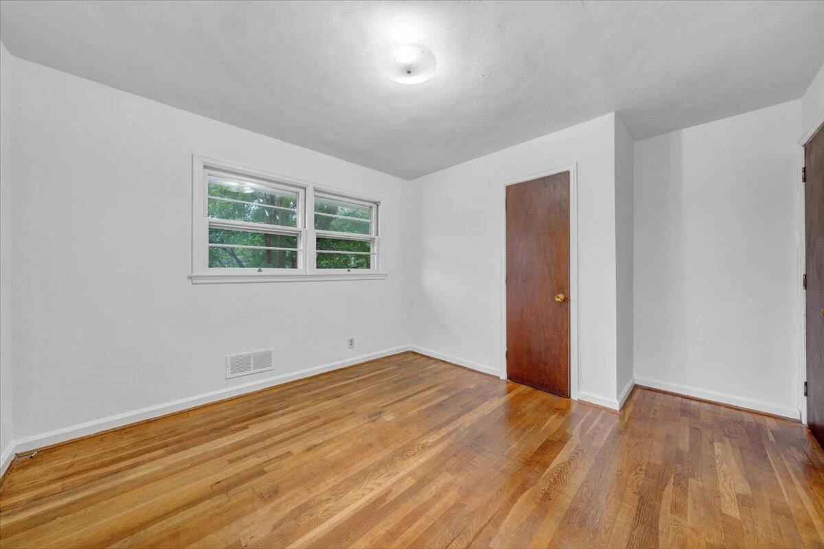 1113 Brandon AVE - Photo 13