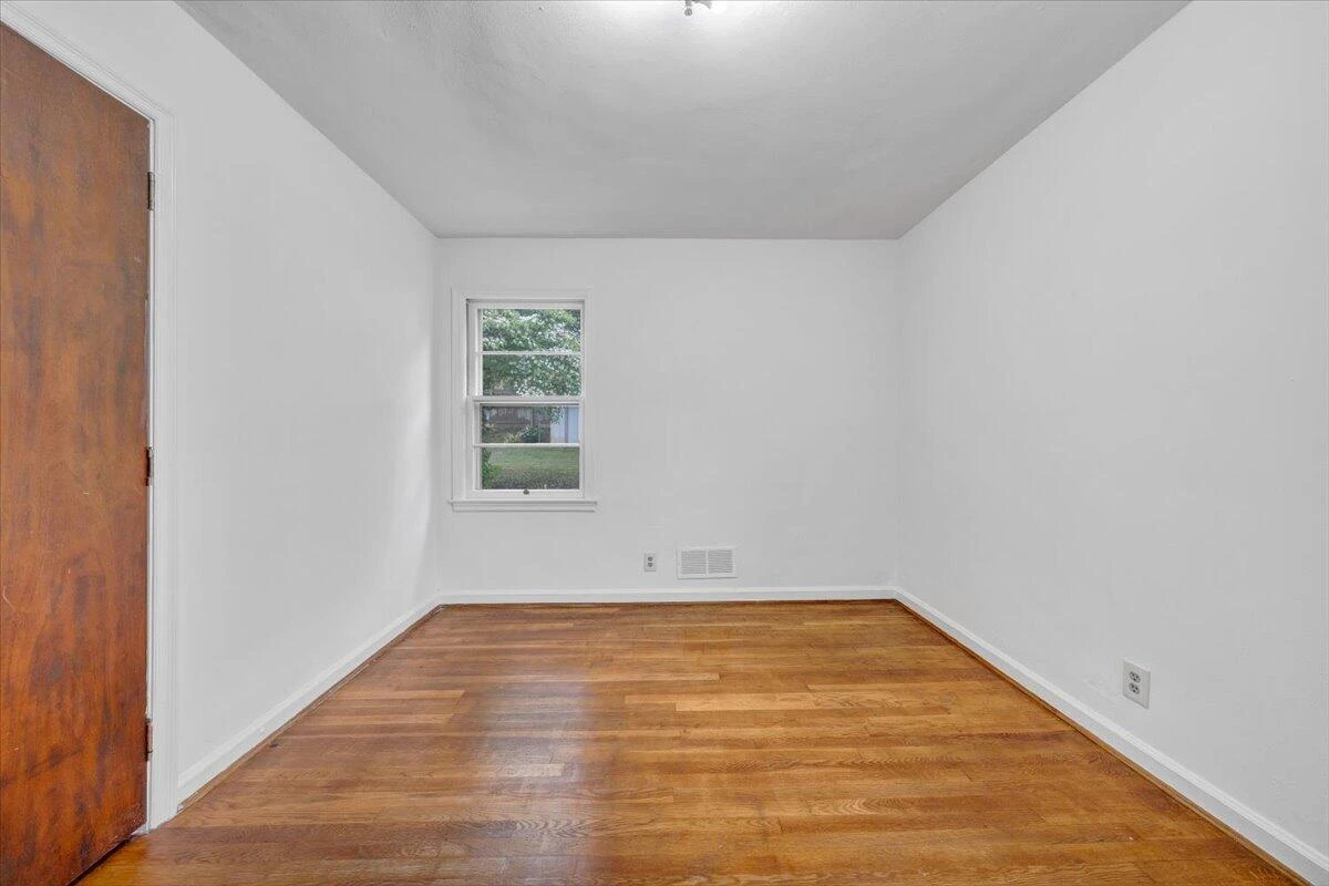 1113 Brandon AVE - Photo 15