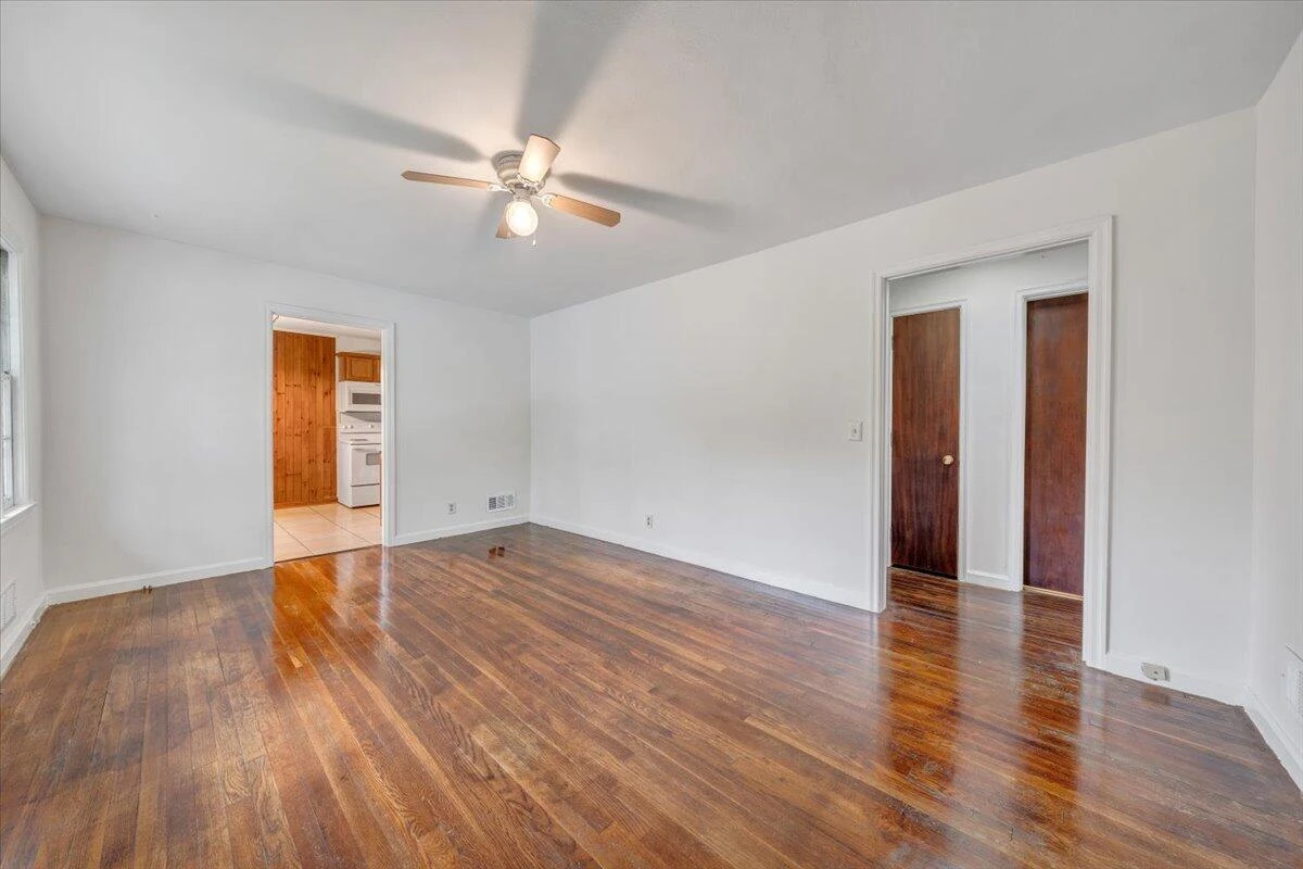 1113 Brandon AVE - Photo 2